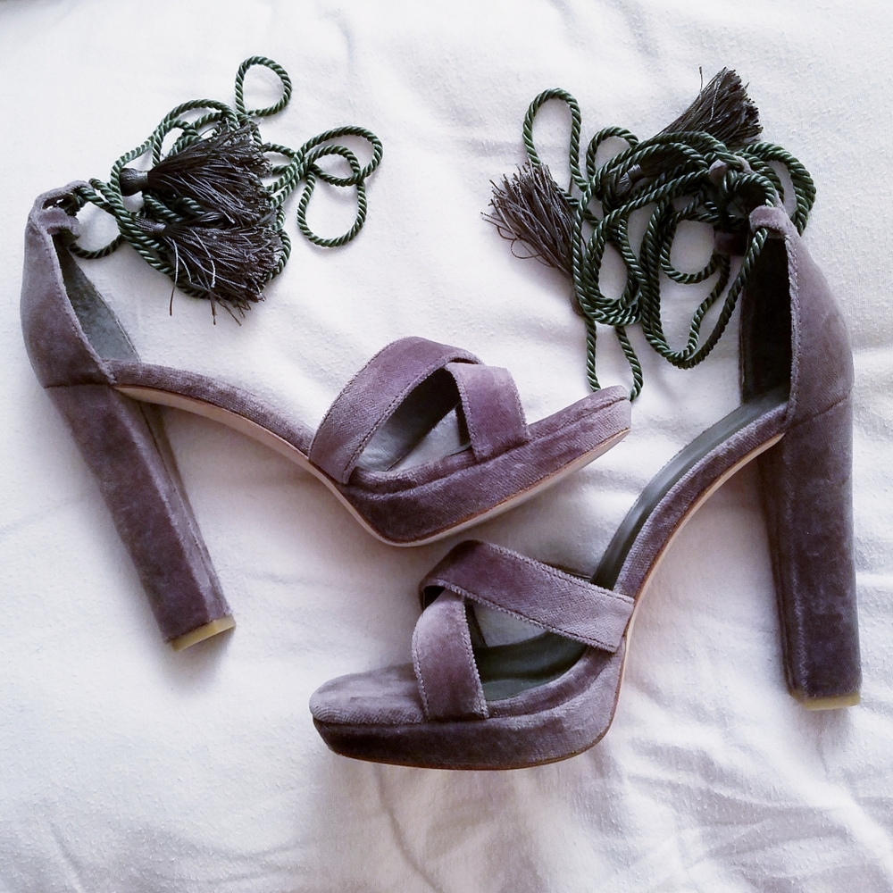 NWOT Joie Nadev Grey Lace-Up Sandals, size 9